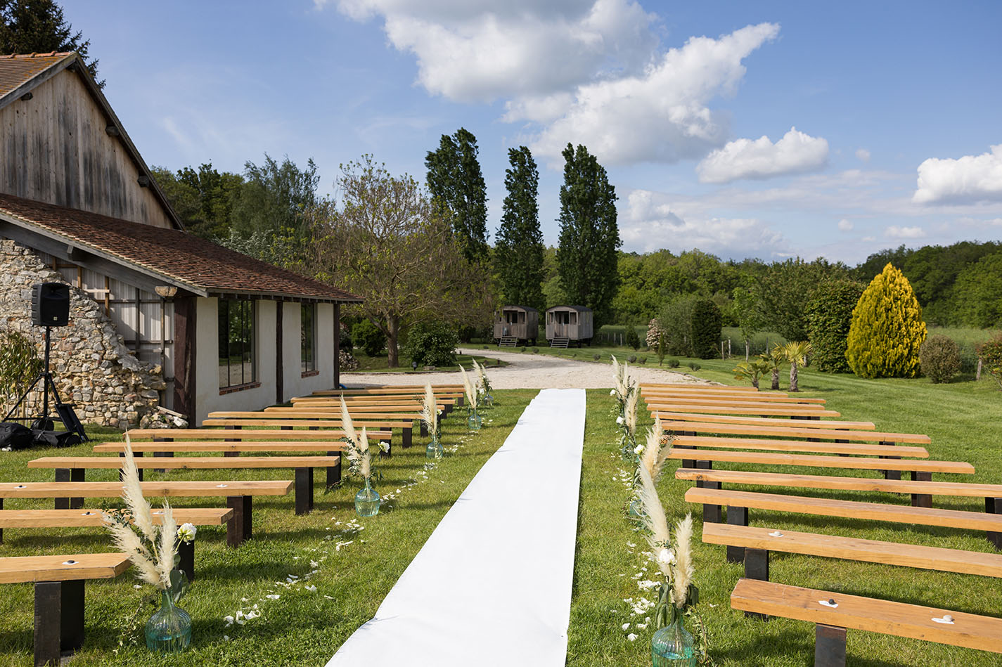 ceremonie laique banc a la place des chaises