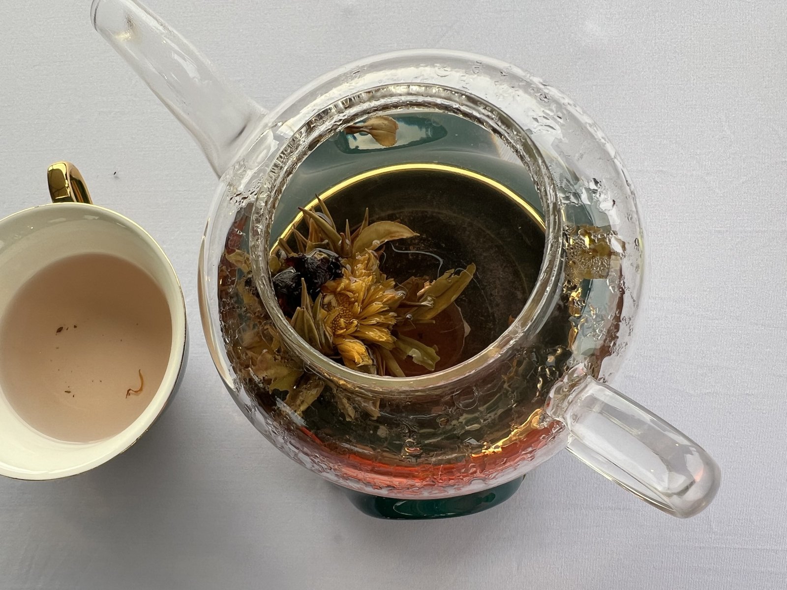 La fleur de thé après le rituel